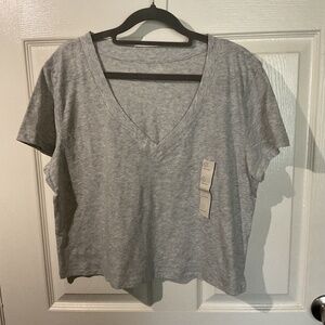 NWT Universal Thread Short Sleeve V-Neck Crop Top Tee
